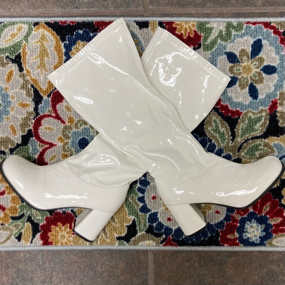 Rubie’s White Go-Go Boots, sz 7.5